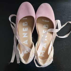 Manebi suede wedge espadrille with ties. Size 38/7.5us Pink